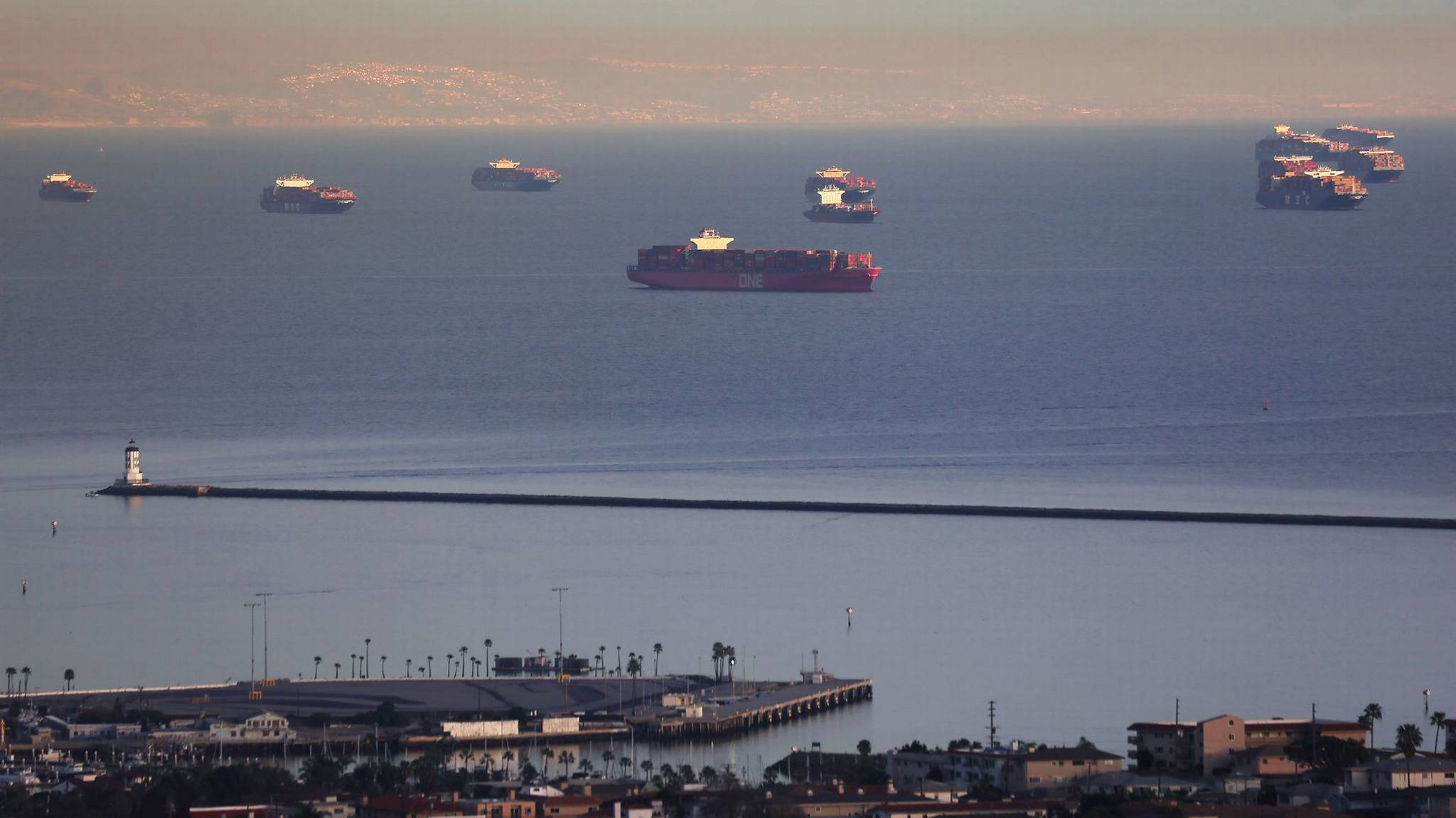 Las vegas port vessel crowd